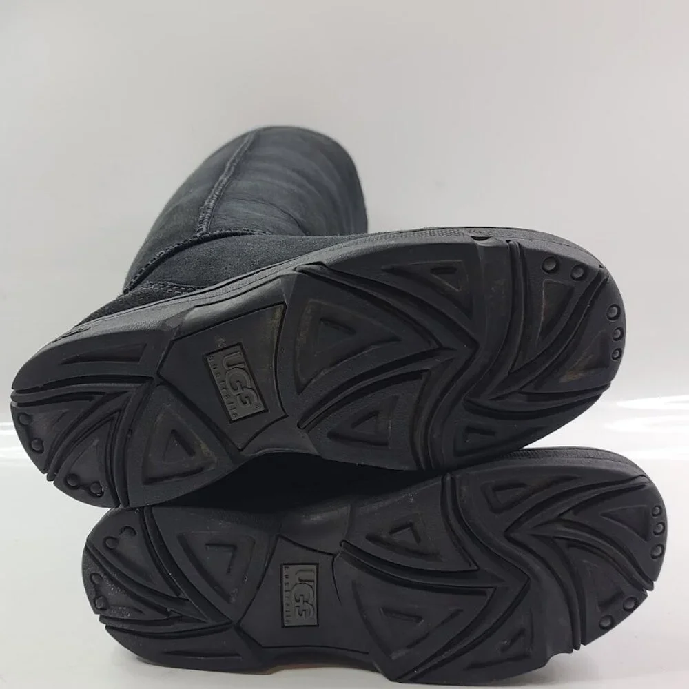 UGG Women's Black Classic Tall Sheepskin Mid-Calf‎ Winter Boots Size 5